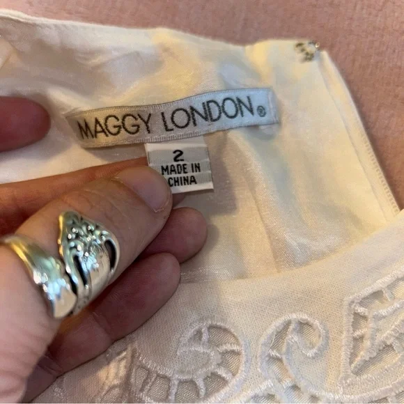 Maggy London white linen blend sleeveless dress with cutout embroidery size 2 - Picture 6 of 12
